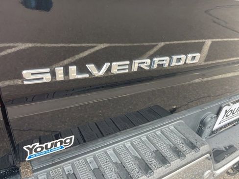 Used 2022 Chevrolet Silverado 1500 LTZ w/ LTZ Premium Package image 12