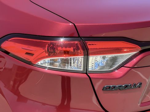 Certified 2022 Toyota Corolla LE w/ Carpet Mat Package (TMS) FWD image 24
