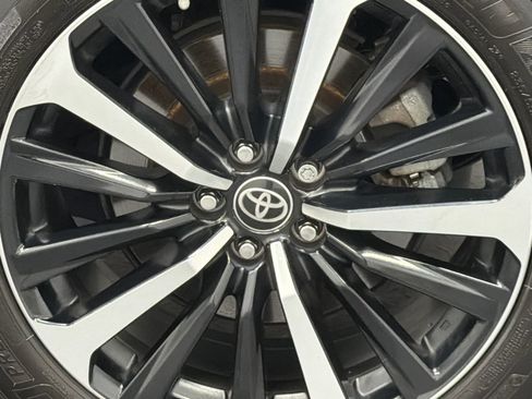 Used 2022 Toyota Highlander XSE AWD/4WD image 5