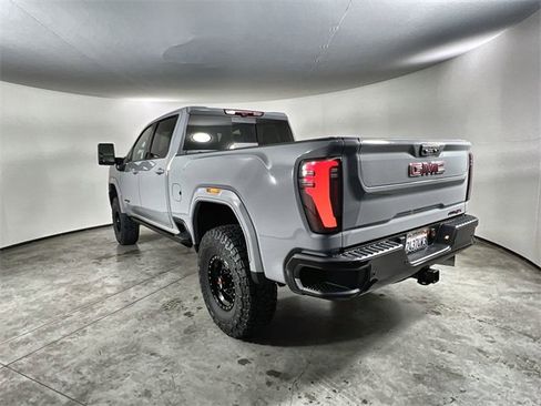 Used 2024 GMC Sierra 2500 AT4X image 6