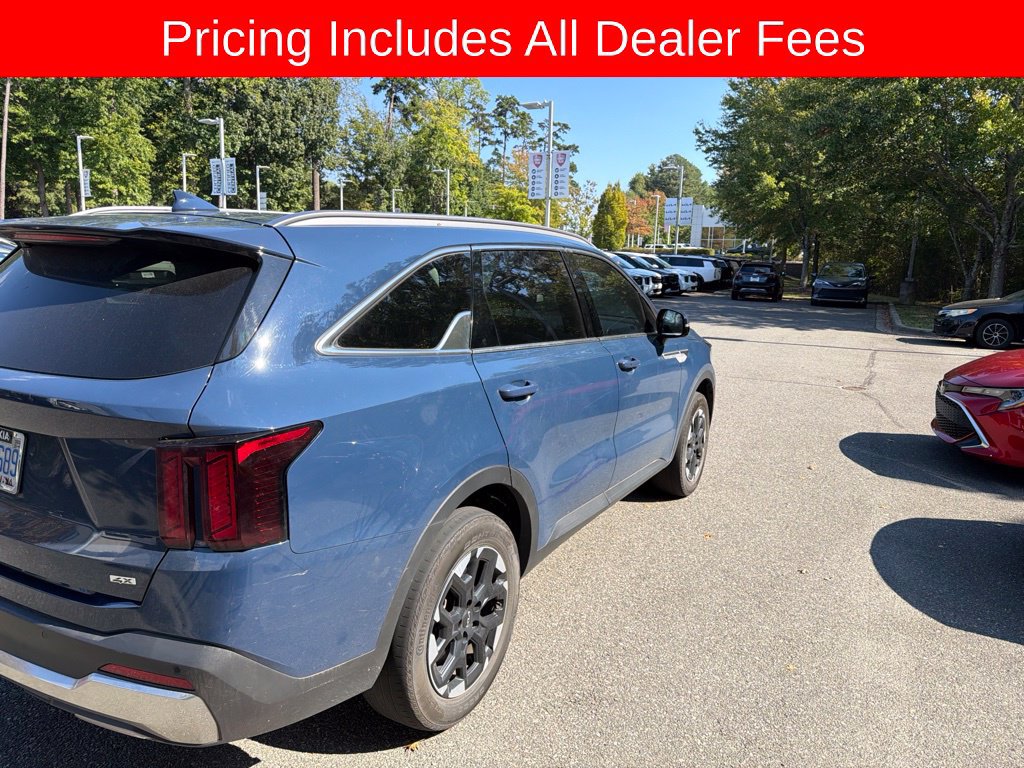 Used 2024 Kia Sorento S w/ Panoramic Sunroof Package AWD/4WD image 5