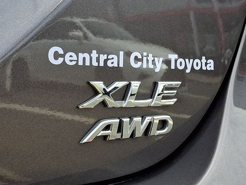 Used 2024 Toyota Camry XLE w/ Cold Weather Package AWD/4WD image 31