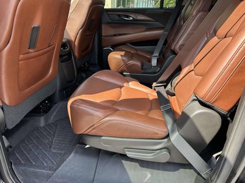 Used 2020 Cadillac Escalade ESV Premium Luxury AWD/4WD image 13