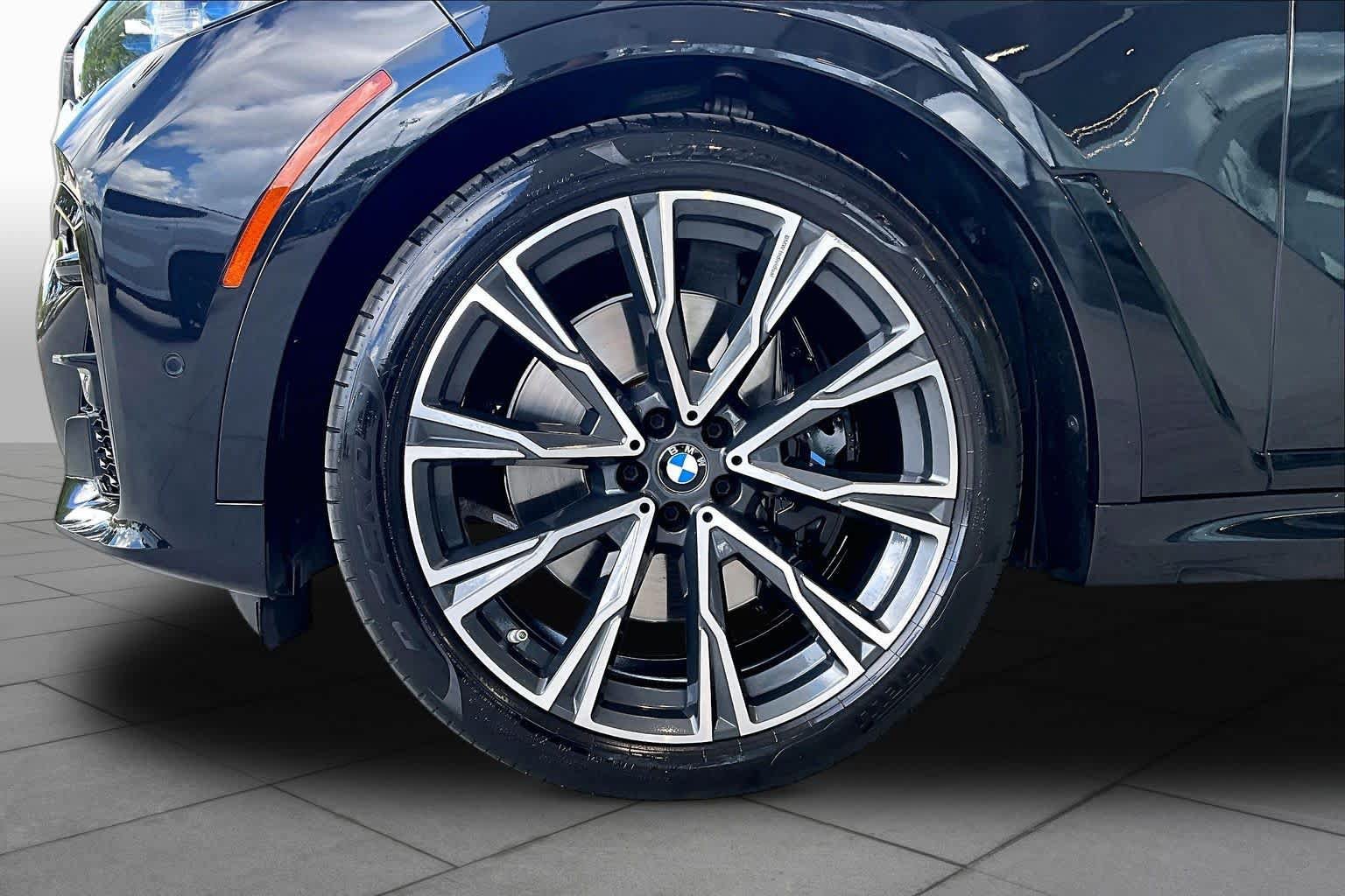 Used 2022 BMW X7 M50i AWD/4WD image 10