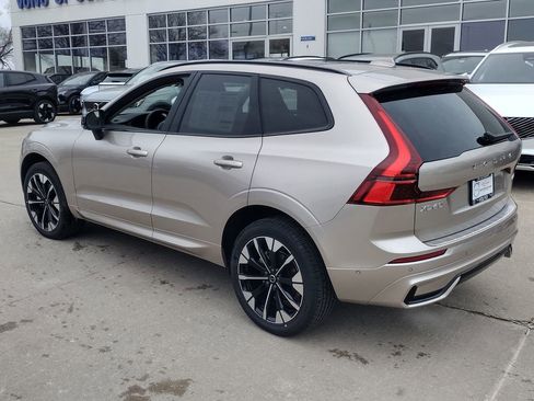 New 2026 Volvo XC60 B5 Plus w/ Climate Package image 7