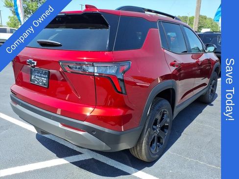 New 2026 Chevrolet Equinox LT w/ Convenience Package II FWD image 3