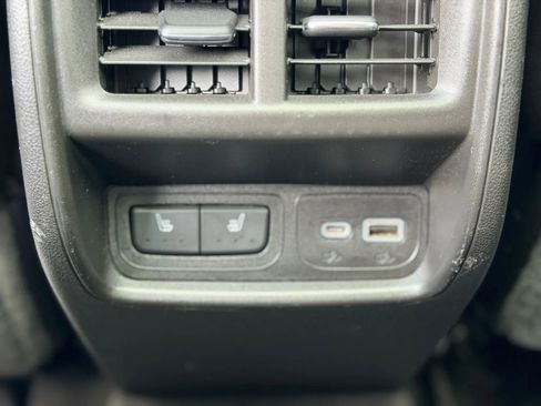 Used 2019 Cadillac XT4 Sport image 32