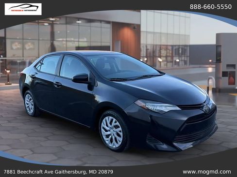 Used 2019 Toyota Corolla LE FWD image 1