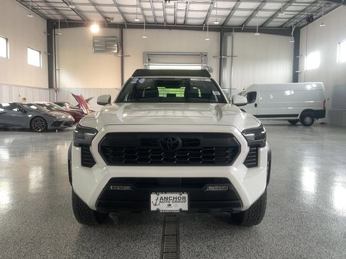 Used 2024 Toyota Tacoma TRD Off-Road AWD/4WD image 2