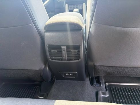 Used 2025 Toyota Corolla Cross LE w/ Moonroof Package AWD/4WD image 18