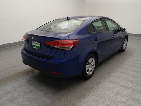 Used 2017 Kia Forte LX image 9
