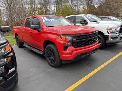Used 2022 Chevrolet Silverado 1500 Custom image 3