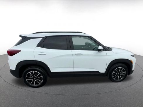 Used 2025 Chevrolet TrailBlazer LT image 16