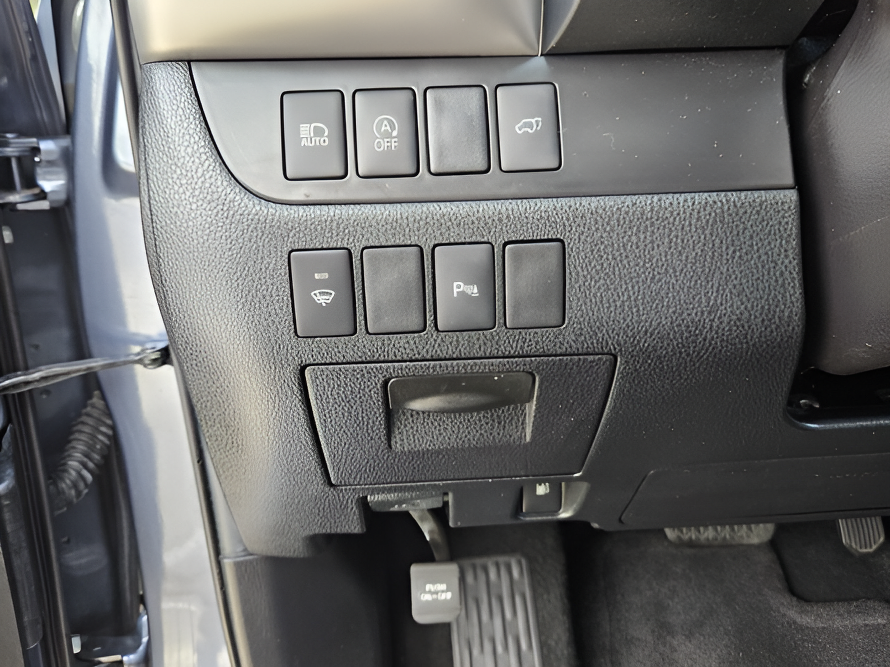 Used 2019 Toyota Highlander Limited FWD image 16