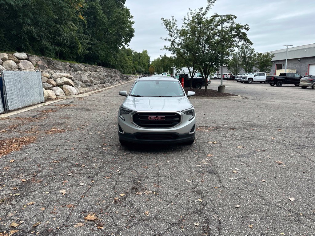 Used 2018 GMC Terrain SLE w/ Driver Convenience Package FWD image 3
