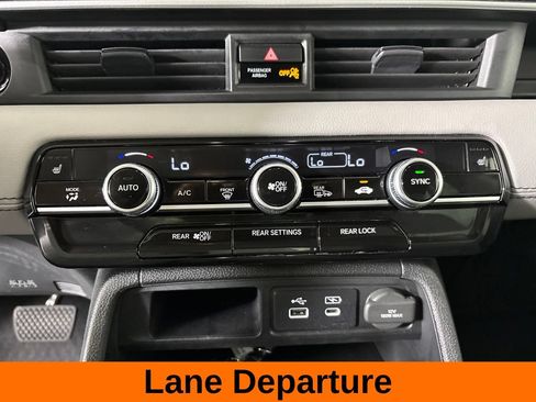 Used 2025 Honda Pilot Touring image 21