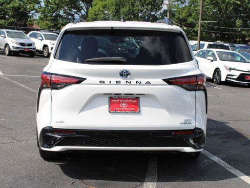 Certified 2023 Toyota Sienna XSE w/ XSE Plus Package AWD/4WD image 4