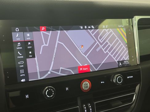 New 2026 Porsche Macan image 22