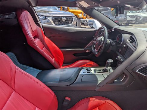 Used 2019 Chevrolet Corvette Stingray Coupe w/ 1LT RWD image 14