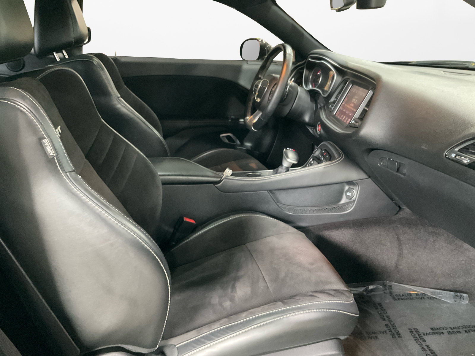 Used 2016 Dodge Challenger SRT w/ Technology Group RWD image 17