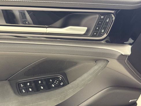 Used 2025 Porsche Panamera RWD image 15
