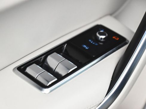 Used 2022 Jaguar F-PACE S image 10