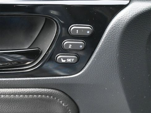 Used 2023 Honda Odyssey Elite image 5