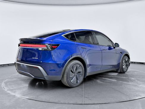 Used 2026 Tesla Model Y Long Range AWD/4WD image 3