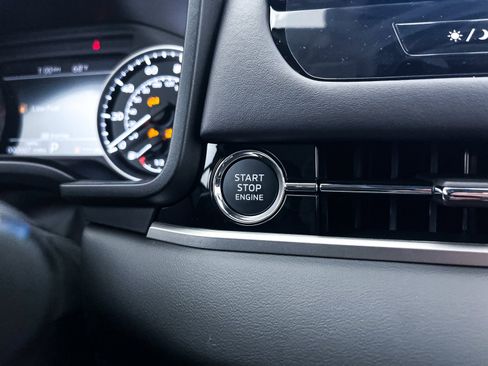 New 2025 Mitsubishi Outlander ES image 15