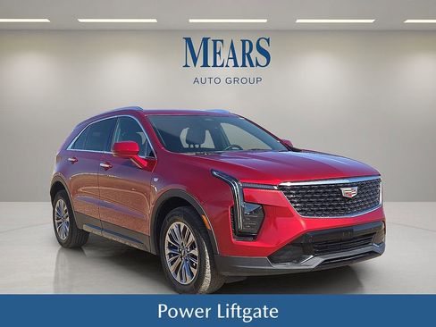 Used 2024 Cadillac XT4 Premium Luxury image 8