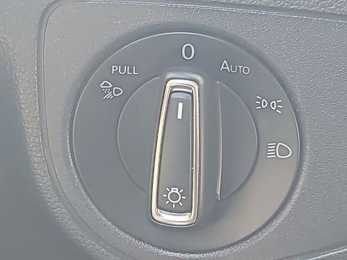 Used 2021 Volkswagen Atlas Cross Sport S image 16