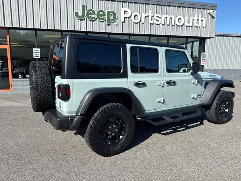 Used 2024 Jeep Wrangler Unlimited AWD/4WD image 3
