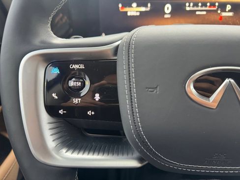 Used 2025 INFINITI QX80 Sensory image 24