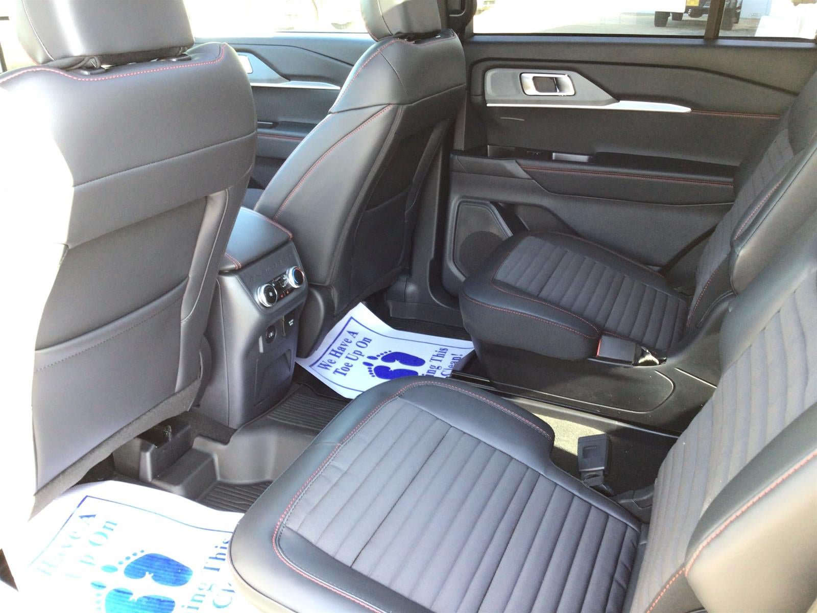 New 2026 Ford Explorer ST-Line w/ ST-Line Street Pack AWD/4WD image 14