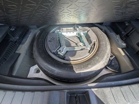 Used 2019 Toyota RAV4 Limited image 40