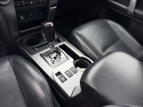 Used 2016 Toyota 4Runner Limited AWD/4WD image 19
