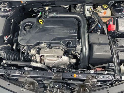 Used 2022 Chevrolet Malibu LS image 36