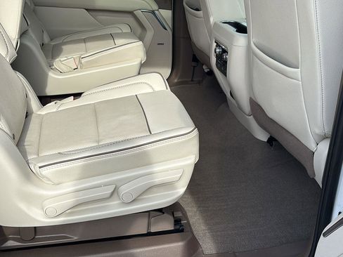 Certified 2023 GMC Yukon XL Denali image 22