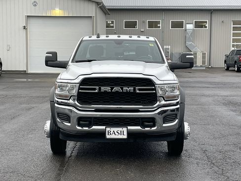 Used 2023 RAM 5500 Tradesman w/ Chrome Appearance Group RWD image 5