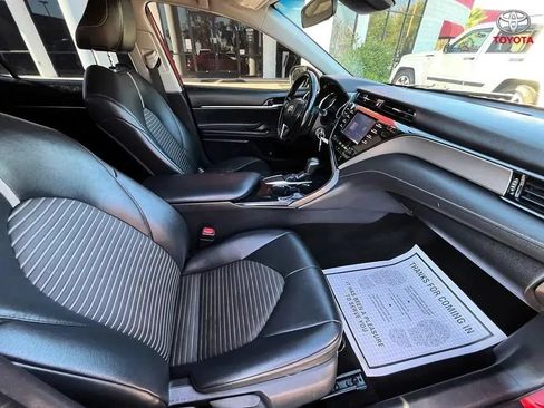 Used 2019 Toyota Camry SE w/ Carpet Mat Package FWD image 14