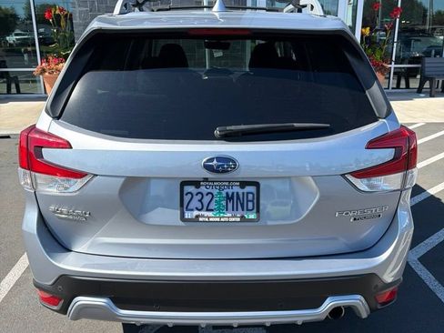 Used 2022 Subaru Forester Touring AWD/4WD image 19