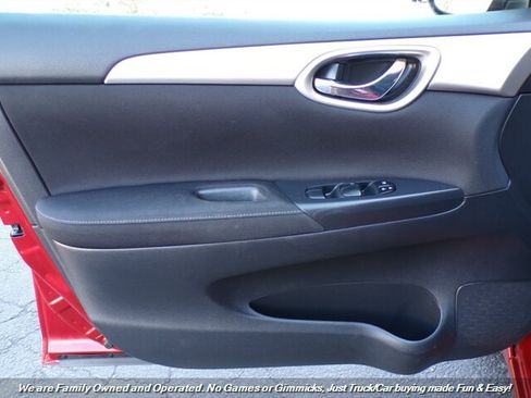 Used 2015 Nissan Sentra SV FWD image 9