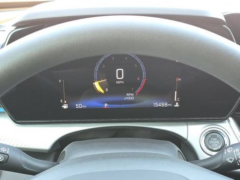 Used 2025 Chevrolet Trax LT FWD image 23