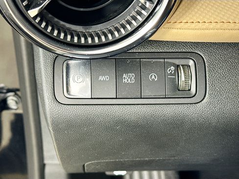 Used 2025 Chevrolet Equinox ACTIV w/ Safety and Technology Package AWD/4WD image 10