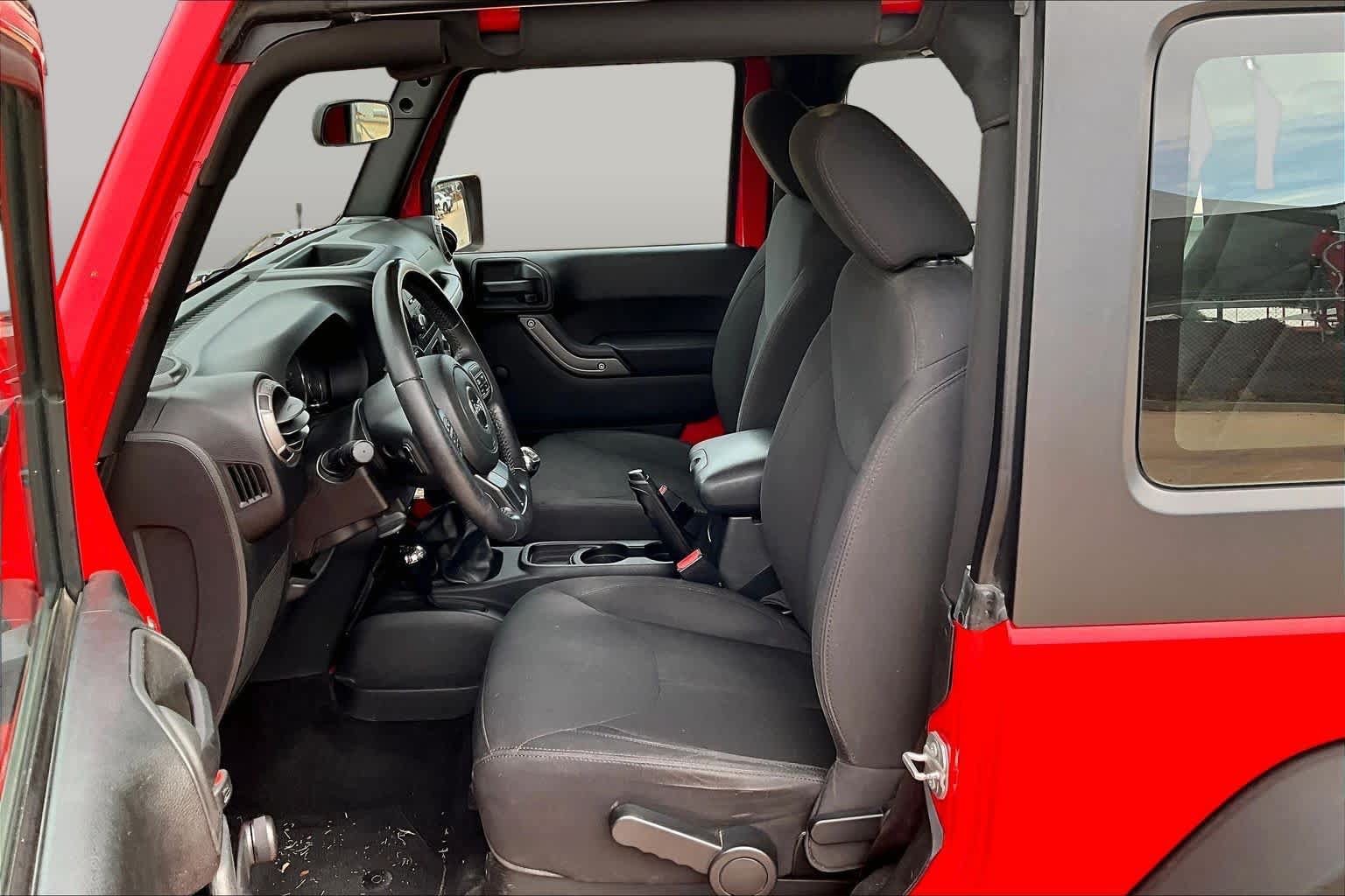 Used 2016 Jeep Wrangler Sport w/ Connectivity Group AWD/4WD image 8