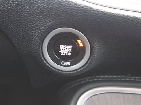 Used 2018 Dodge Challenger SXT image 27