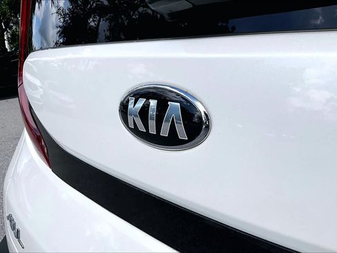 Used 2020 Kia Soul LX FWD image 30