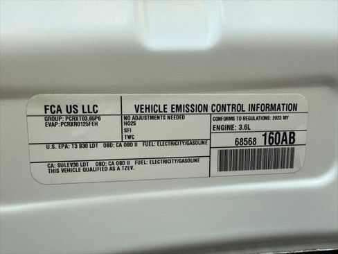 Certified 2023 Chrysler Pacifica Limited FWD image 10