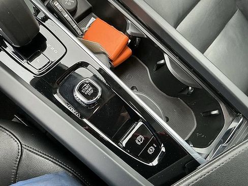 Certified 2024 Volvo S60 B5 Core image 22