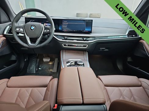 Used 2025 BMW X5 xDrive40i w/ Parking Assistance Package image 14
